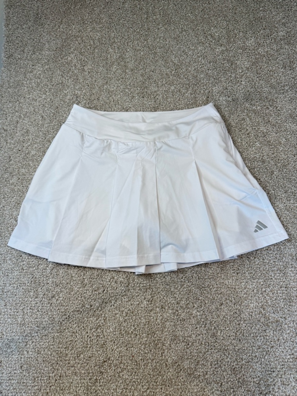 adidas White Pleated Athletic Skort- NEW - Size Small